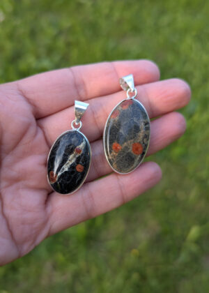 pendentif en obsidienne cacahuete
