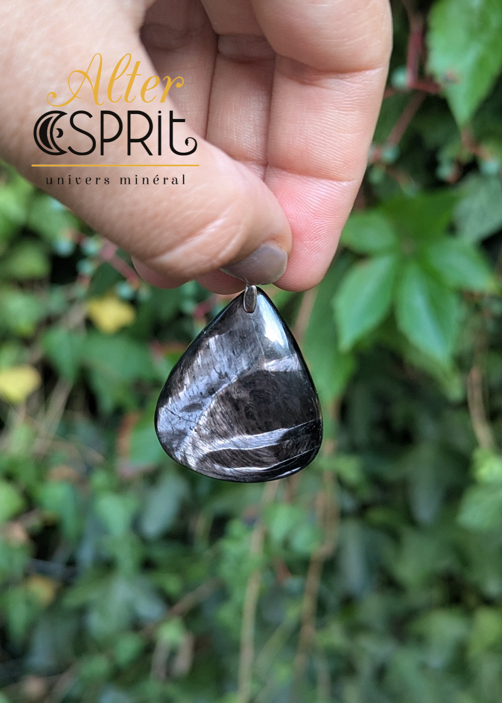 Pendentif en hyperstène naturelle sur cordon ajustable - bijou lithothérapie Alter Esprit